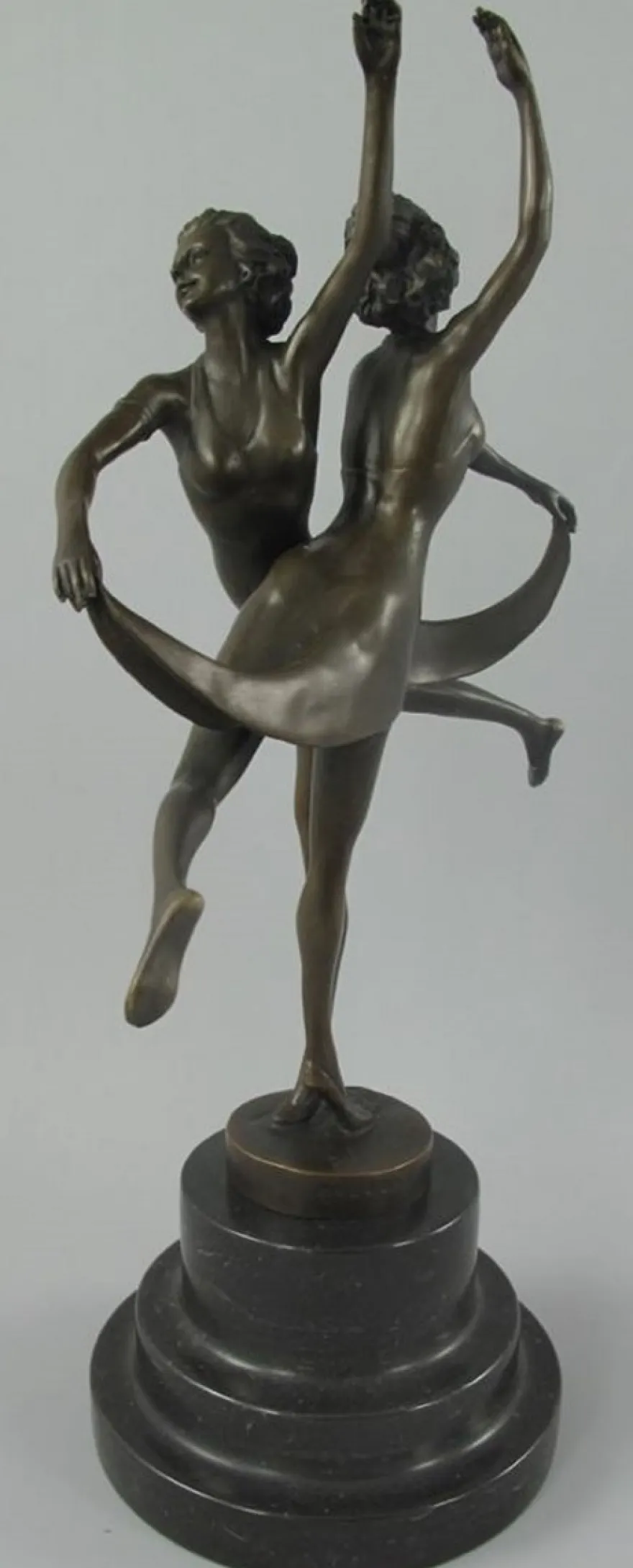 Casa Padrino Luxus Jugendstil Bronze Skulptur Tänzerinnen mit Marmorsockel Bronzefarben / Schwarz 24 x 13 x H. 36 cm - Bronzefigur - Dekofigur - Deko Accessoires