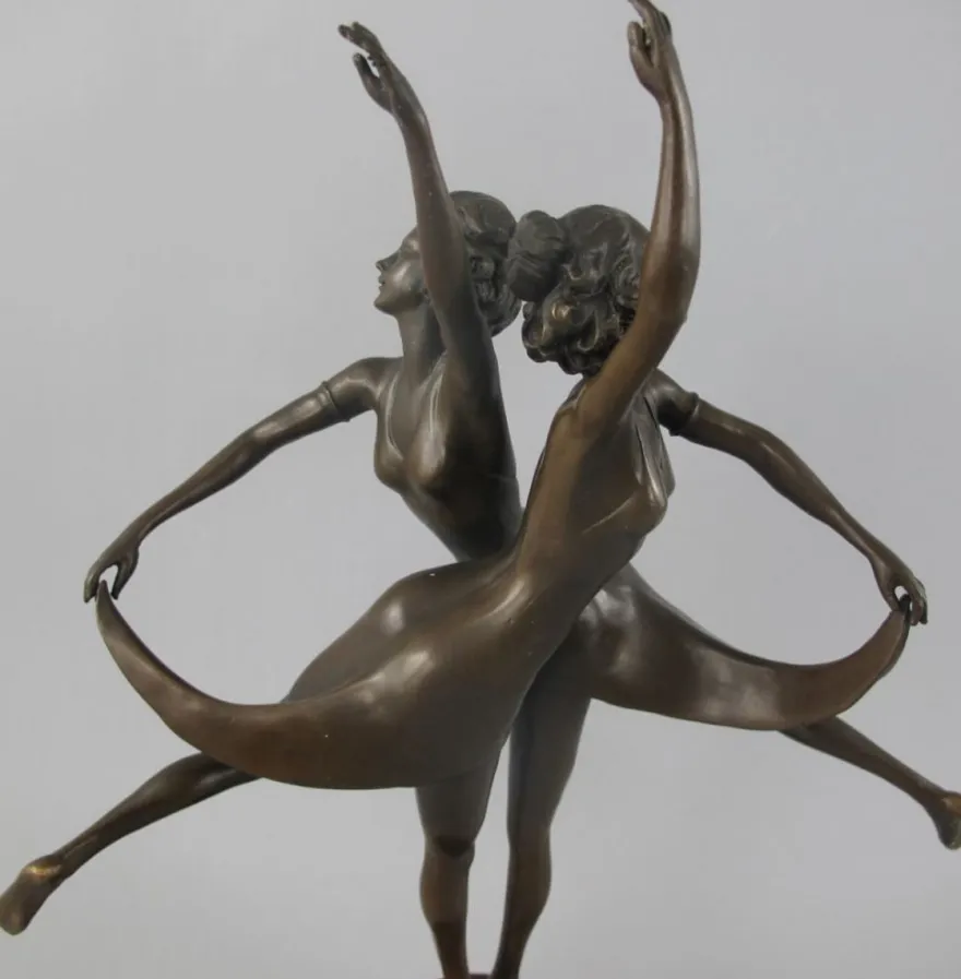 Casa Padrino Luxus Jugendstil Bronze Skulptur Tänzerinnen mit Marmorsockel Bronzefarben / Schwarz 24 x 13 x H. 36 cm - Bronzefigur - Dekofigur - Deko Accessoires