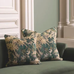 Casa Padrino Luxus Kissen Grün / Beige 60 cm - Luxus Deko Accessoires