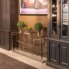 Casa Padrino Luxus Konsole Silber 150 x 40 x H. 75 cm - Metall Konsolentisch mit Glasplatte - Luxus Wohnzimmer Möbel