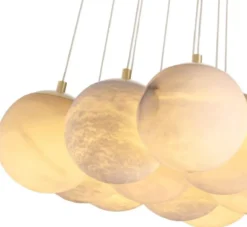 Casa Padrino Luxus Kronleuchter Alabaster / Antik Messing Ø 75 x H. 170 cm - Wohnzimmer Kronleuchter mit Alabaster Lampenschirmen - Luxus Qualität