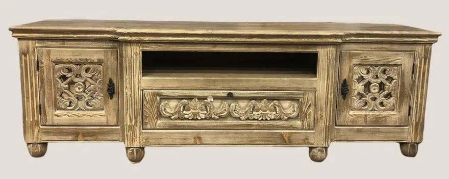 Casa Padrino Luxus Landhausstil TV Schrank Naturfarben - Handgefertigtes Massivholz Wohnzimmer Sideboard mit 2 Türen und Schublade - Luxus Wohnzimmer Möbel im Landhausstil