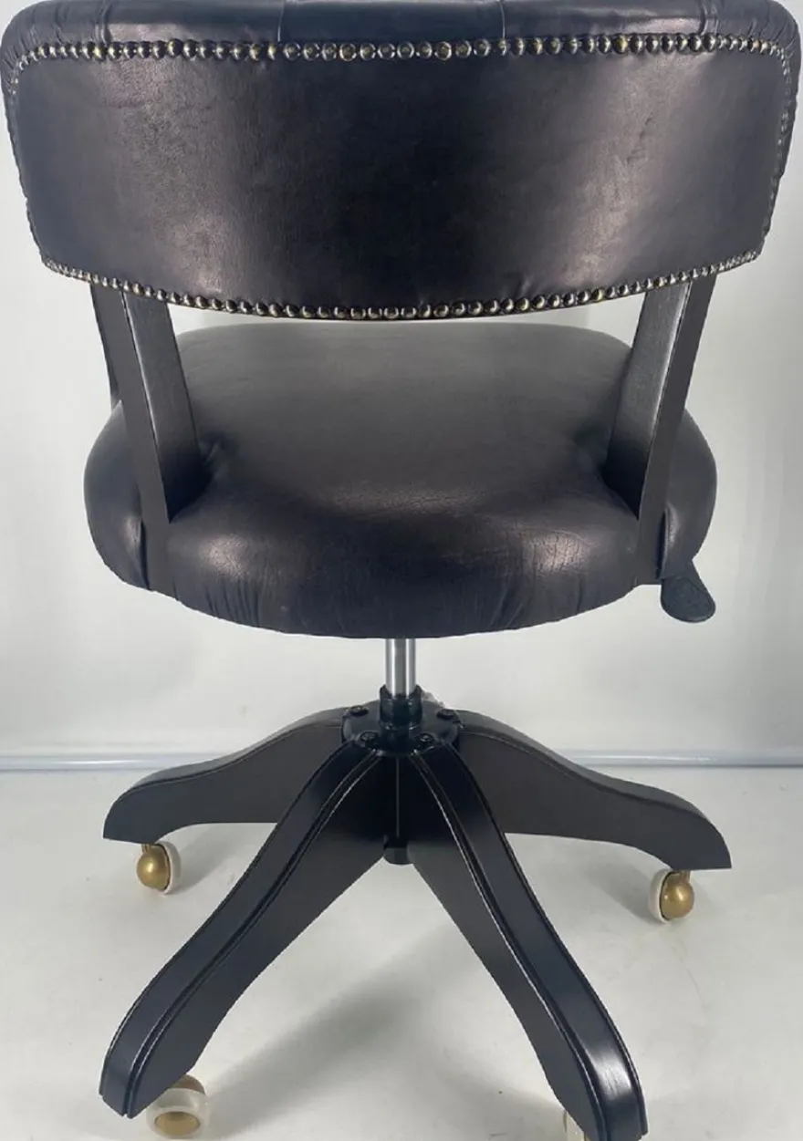 Casa Padrino Luxus Leder Bürostuhl Schwarz / Schwarz 58 x 65 x H. 80-87 cm - Höhenverstellbarer Schreibtischstuhl - Echtleder Drehstuhl - Luxus Möbel - Büro Möbel - Echtleder Möbel - Möbel Luxus