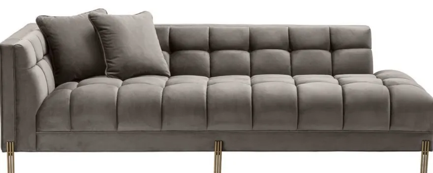 Casa Padrino Luxus Lounge Sofa Grau - Greige / Messingfarben 223 x 95 x H. 68 cm - Linksseitiges Wohnzimmer Sofa mit edlem Samtsoff und 2 Kissen