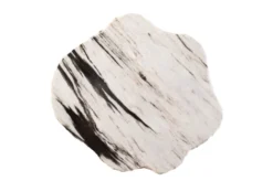 Casa Padrino Luxus Marmor Beistelltisch Weiß / Schwarz 45 x 40 x H. 33 cm - Niedriger Beistelltisch in Felsblock Form aus hochwertigem Panda White Marmor - Luxus Möbel