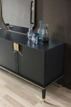 Casa Padrino Luxus Möbel Set Schwarz / Gold - 1 Sideboard mit 4 Türen & 1 Spiegel - Moderne Massivholz Möbel - Luxus Kollektion
