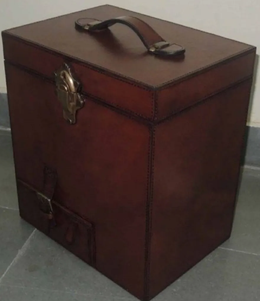 Casa Padrino Luxus Minibar Dunkelbraun 32 x 23 x H. 36 cm - Echtleder Kofferbar mit Zubehör - Luxus Accessoires