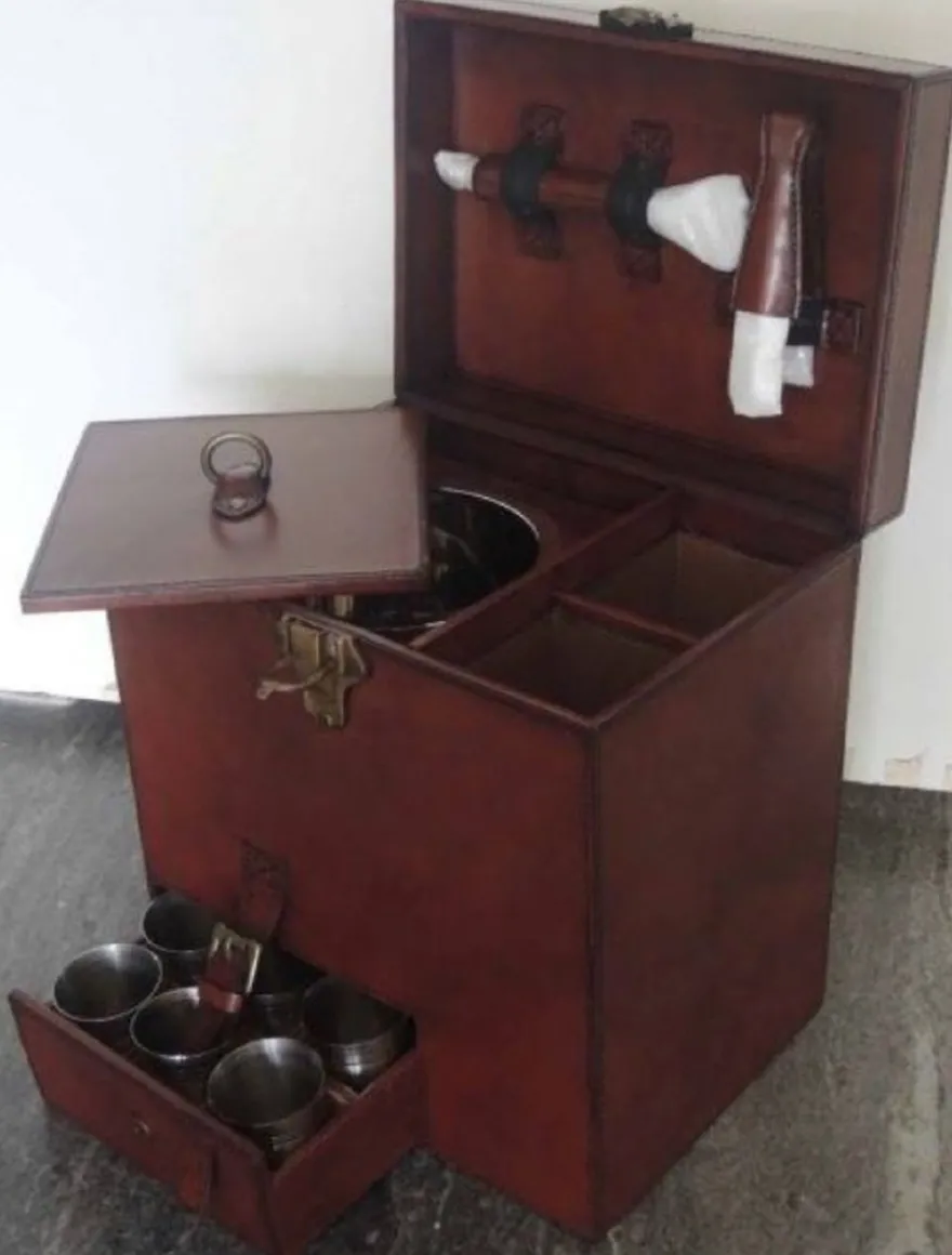 Casa Padrino Luxus Minibar Dunkelbraun 32 x 23 x H. 36 cm - Echtleder Kofferbar mit Zubehör - Luxus Accessoires