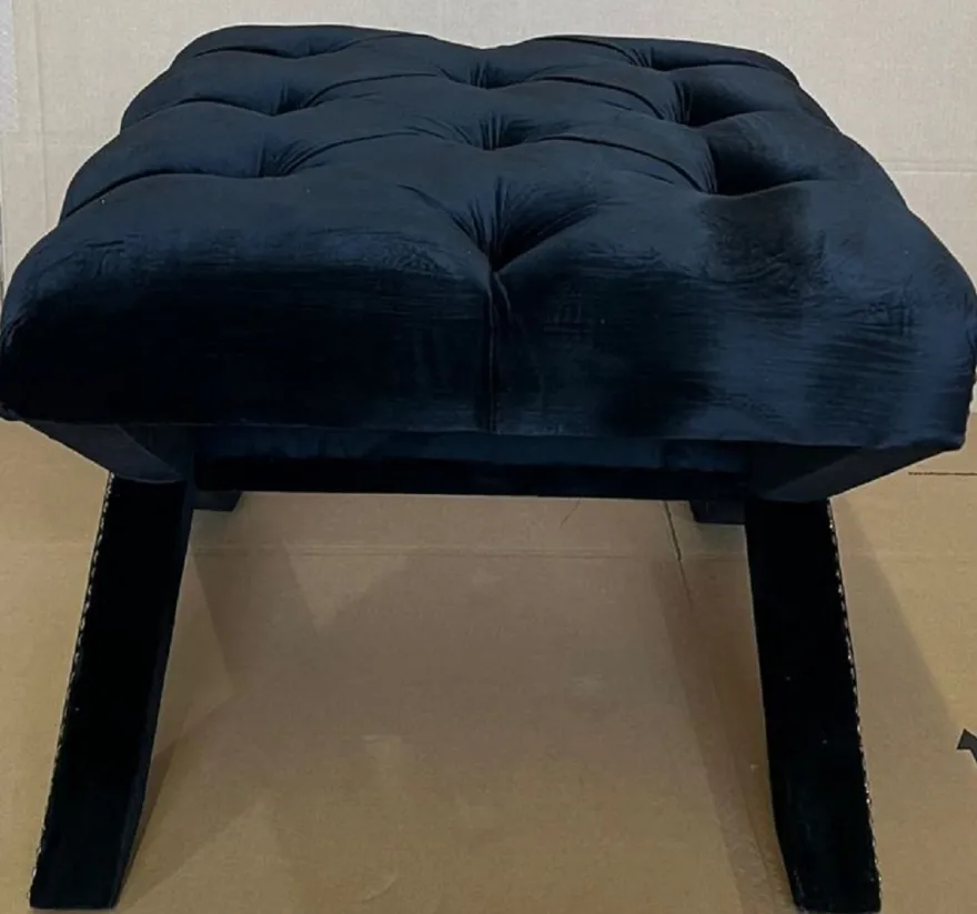 Casa Padrino Luxus Neo Classic Hocker Schwarz / Silber 56 x 54 x H. 46 cm - Wohnzimmer Sitzhocker - Vintage Stil Kreuzhocker - Wohnzimmer Möbel - Luxus Möbel