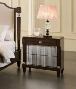 Casa Padrino Luxus Neoklassisches Schlafzimmer Set Hellbeige / Dunkelbraun / Silber - 1 Doppelbett mit Kopfteil & 2 Nachtkommoden - Neoklassische Schlafzimmer Möbel