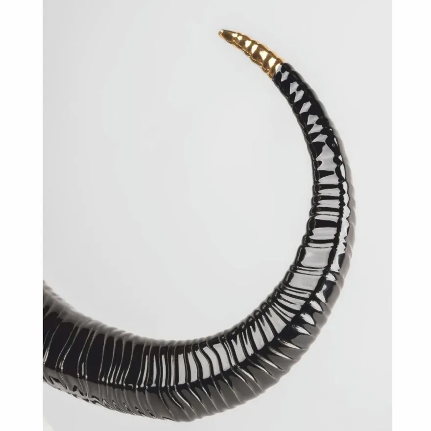 Casa Padrino Luxus Porzellan Deko Maske Büffel Weiß / Schwarz / Gold 67 x 22 x H. 36 cm