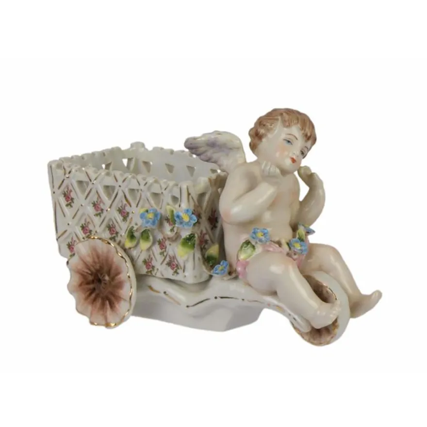 Casa Padrino Luxus Porzellan Putto mit Blumenkarren Weiß / Rosa / Gold 8,8 x 16,6 x H. 10,8 cm - Engel Figur - Barock Tischdeko
