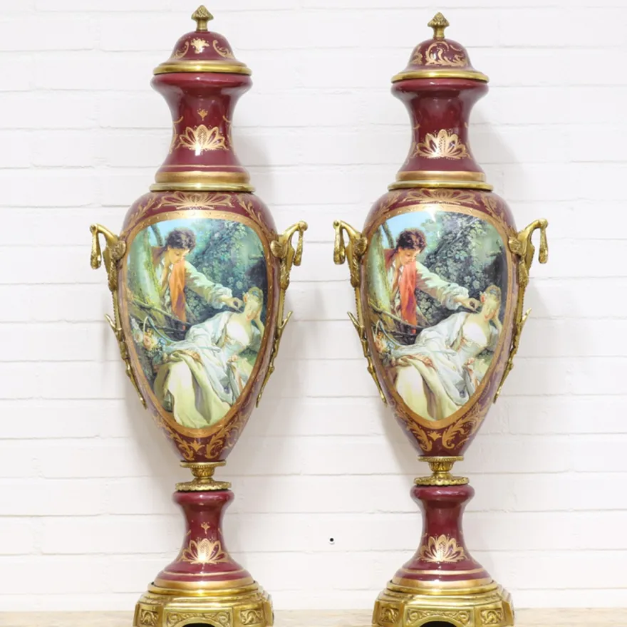 Casa Padrino Luxus Porzellan Vasen Set Bordeauxrot / Gold 30 x H. 100 cm - Dekorationen im Barockstil