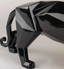 Casa Padrino Luxus Porzellan Panther Skulptur Schwarz glasiert 50 x 12 x H. 19 cm - Hangefertigte Deko Figur aus feinstem spanischen Porzellan - Luxus Deko Accessoires