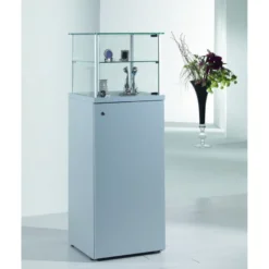 Casa Padrino Luxus Präsentationsvitrine 45 x 45 cm H. 135 cm mit Holzsockel und Tür mit Holzsockel - Ladeneinrichtung - Boutique Möbel - Made in Italy