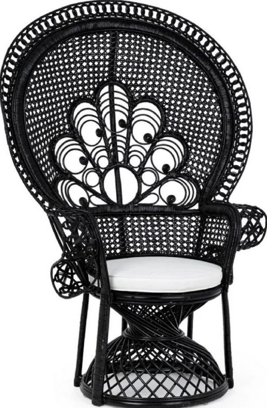 Casa Padrino Luxus Rattan Sessel Schwarz / Weiß 106 x 71 x H. 148 cm - Vintage Stil Rattan Sessel mit Sitzkissen - Vintage Stil Rattan Möbel - Garten & Terrassen Möbel