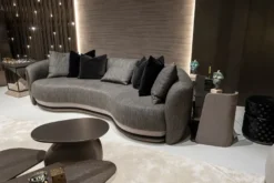Casa Padrino Luxus Regalschrank Grau / Dunkelbraun / Bronze 141,45 x 105,41 x H. 61,5 cm - Gebogener Schrank mit Glasplatte - Wohnzimmer Möbel - Hotel Möbel - Luxus Möbel