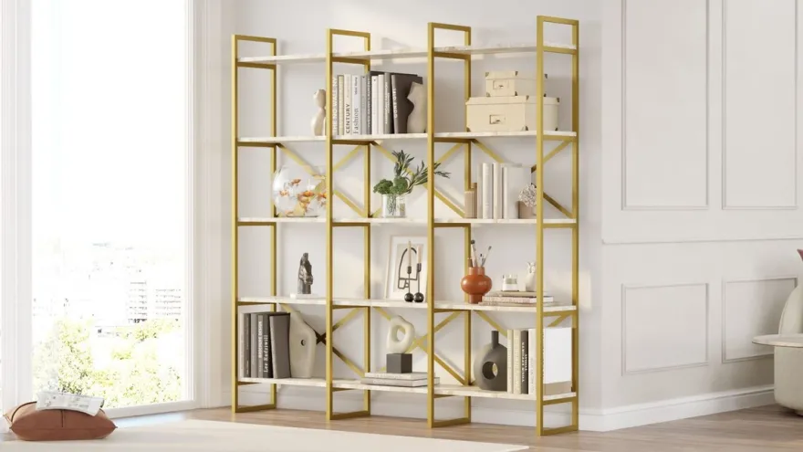 Casa Padrino Luxus Regalschrank mit Marmor Regalen Gold / Weiß 170 x 30 x H. 175 cm - Bücherschrank - Wohnzimmer Schrank - Büro Schrank - Wohnzimmer Möbel - Büro Möbel - Luxus Möbel