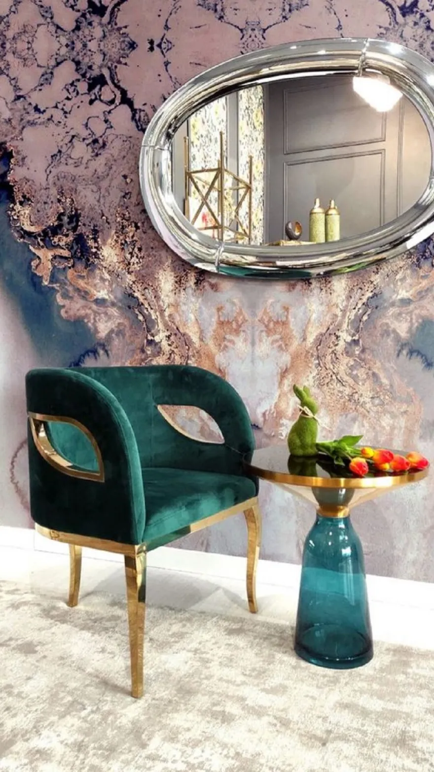 Casa Padrino Luxus Samt Sessel Grün / Gold 78 x 55 x H. 59 cm - Wohnzimmer Sessel - Hotel Sessel - Wohnzimmer Möbel - Luxus Möbel - Wohnzimmer Einrichtung - Luxus Einrichtung - Möbel Luxus