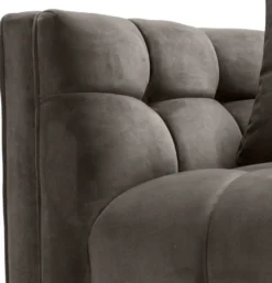 Casa Padrino Luxus Samt Sessel mit 2 Kissen Grau / Messingfarben 104 x 95 x H. 68 cm - Luxus Wohnzimmer Möbel