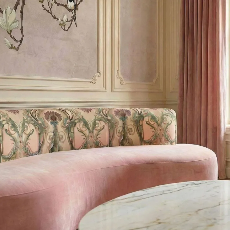 Casa Padrino Luxus Samt Sofa mit Barocken Musterstoff Rosa / Bunt 220 cm - Hotel Möbel - Wohnzimmer Möbel - Büro Möbel - Luxus Möbel