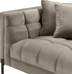 Casa Padrino Luxus Samt Sofa mit 4 Kissen Greige / Schwarz 231 x 95 x H. 68 cm - Wohnzimmer Sofa - Luxus Qualität