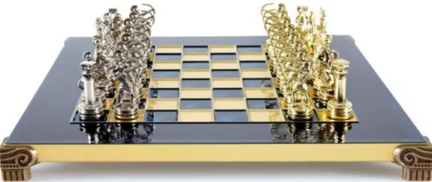 Casa Padrino Luxus Schach Set Schwarz / Blau / Gold / Silber / Messing 28 x 28 cm - Römisches Schachspiel - Handbemaltes Messing Schachbrett mit Metall Schachfiguren - Luxus Deko Accessoires