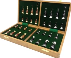 Casa Padrino Luxus Schach Set Braun / Beige / Silber / Gold 40 x 40 cm - Zusammenklappbares Holz Schachspiel - Holz Schachbrett mit Messing Schachfiguren - Luxus Deko Accessoires