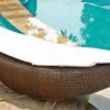 Casa Padrino Luxus Schaukelliege Dunkelbraun / Weiß 230 x 75 x H. 70 cm - Handgewebte Wetterbeständige Gartenliege - Moderne Poolliege - Garten Möbel - Hotel Möbel