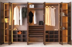 Casa Padrino Luxus Schlafzimmerschrank Dunkelbraun 360 x 62 x H. 230 cm - Beleuchteter Kleiderschrank mit 8 Glastüren - Schlafzimmer Möbel - Hotel Möbel - Luxus Möbel