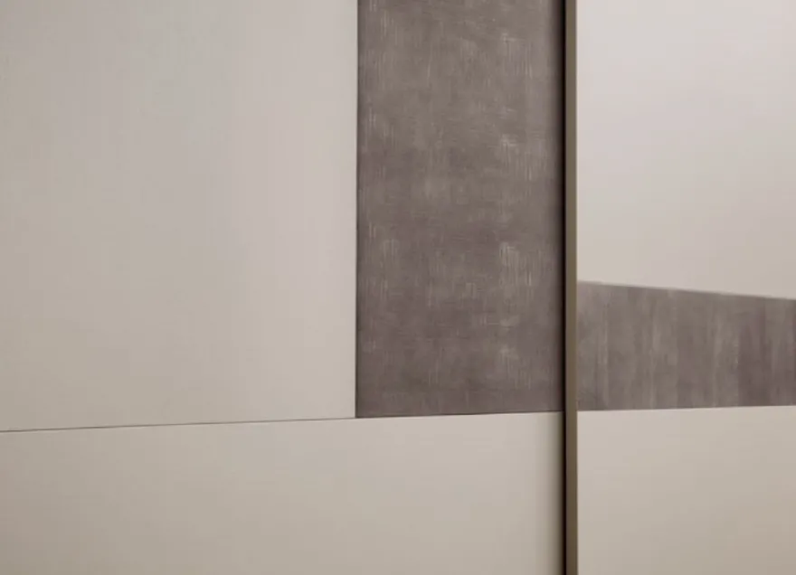 Casa Padrino Luxus Schlafzimmerschrank Cremefarben / Grau 295 x 68 x H. 250 cm - Massivholz Kleiderschrank mit 2 Schiebetüren - Luxus Schlafzimmer Möbel