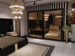 Casa Padrino Luxus Schlafzimmerschrank Beige / Schwarz / Gold - Moderner verspiegelter Kleiderschrank mit 2 Schiebetüren - Luxus Schlafzimmer & Hotel Möbel