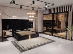 Casa Padrino Luxus Schlafzimmerschrank Beige / Schwarz / Gold - Moderner verspiegelter Kleiderschrank mit 2 Schiebetüren - Luxus Schlafzimmer & Hotel Möbel