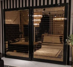 Casa Padrino Luxus Schlafzimmerschrank Beige / Schwarz / Gold - Moderner verspiegelter Kleiderschrank mit 2 Schiebetüren - Luxus Schlafzimmer & Hotel Möbel