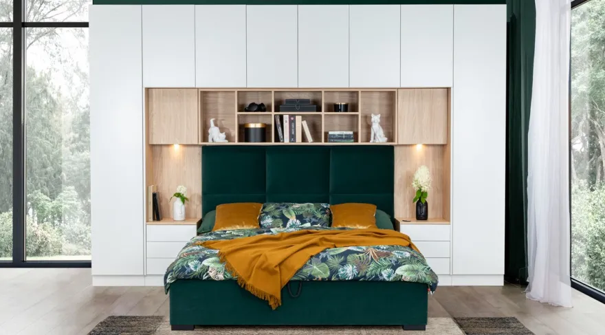 Casa Padrino Luxus Schlafzimmer Möbel Set Matt Weiß / Naturfarben / Grün / Schwarz - Doppelbett mit Schlafzimmerschrank - Hotel Möbel - Schlafzimmer Möbel - Luxus Möbel - Luxus Einrichtung