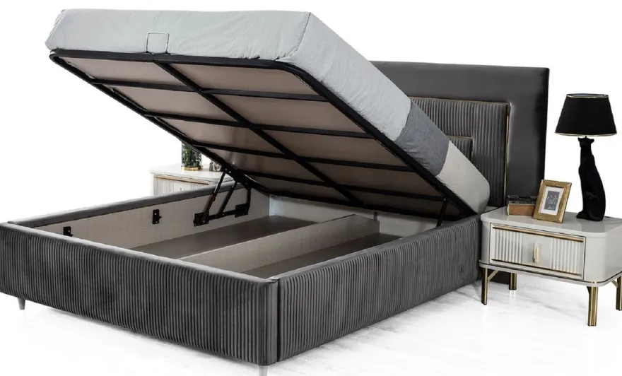 Casa Padrino Luxus Schlafzimmer Set Grau / Weiß / Gold - 1 Doppelbett mit Kopfteil & 2 Nachttische - Schlafzimmer Möbel - Luxus Kollektion