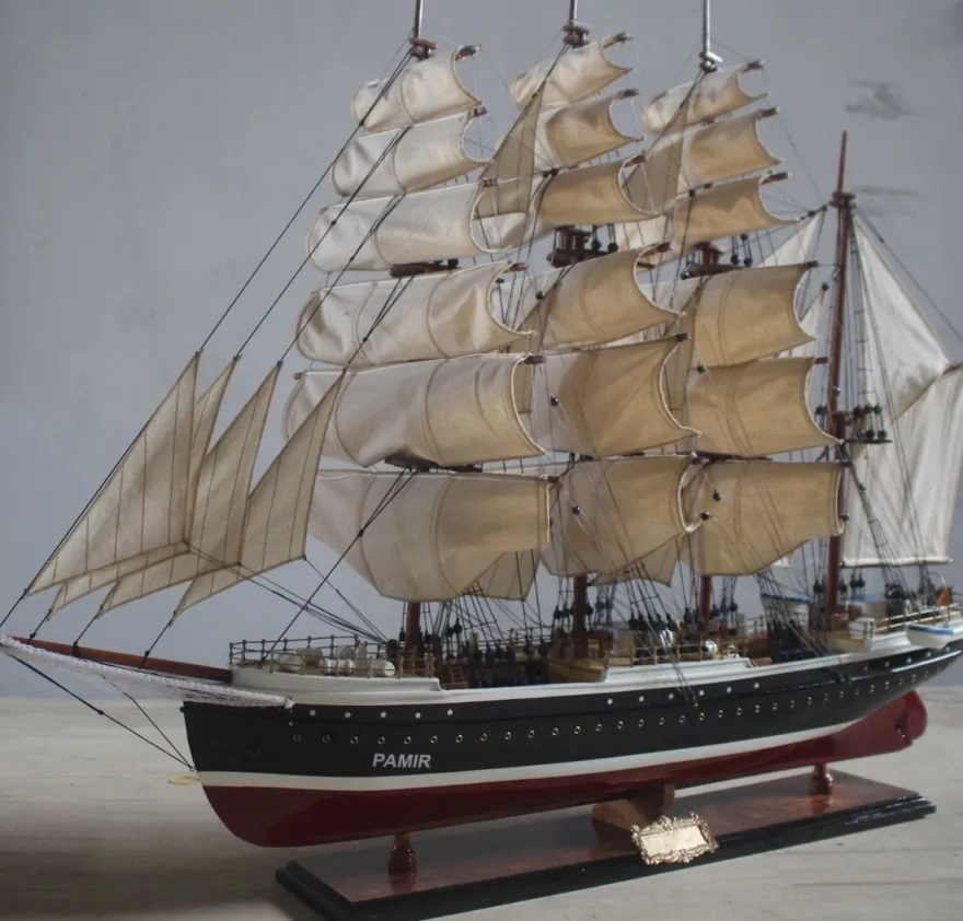 Casa Padrino Luxus Segelschiff Pamier mit Massivholz Ständer Schwarz / Weiß / Rot / Braun 97 x 30 x H. 70 cm - Handgefertigtes Deko Schiff Holzschiff - Deko Accessoires
