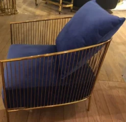 Casa Padrino Luxus Sessel Blau / Gold 69 x 78 x H. 88 cm - Edelstahl Sessel mit edlem Samtstoff - Designermöbel