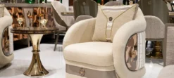 Casa Padrino Luxus Sessel Creme / Braun / Grau / Gold - Wohnzimmer Sessel - Hotel Sessel - Wohnzimmer Möbel - Hotel Möbel - Luxus Möbel