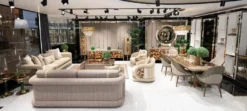 Casa Padrino Luxus Sessel Creme / Braun / Grau / Gold - Wohnzimmer Sessel - Hotel Sessel - Wohnzimmer Möbel - Hotel Möbel - Luxus Möbel