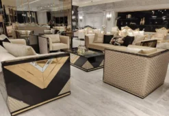 Casa Padrino Luxus Sessel Gold / Schwarz - Wohnzimmer Sessel - Hotel Sessel - Wohnzimmer Möbel - Hotel Möbel - Luxus Möbel - Wohnzimmer Einrichtung - Luxus Einrichtung