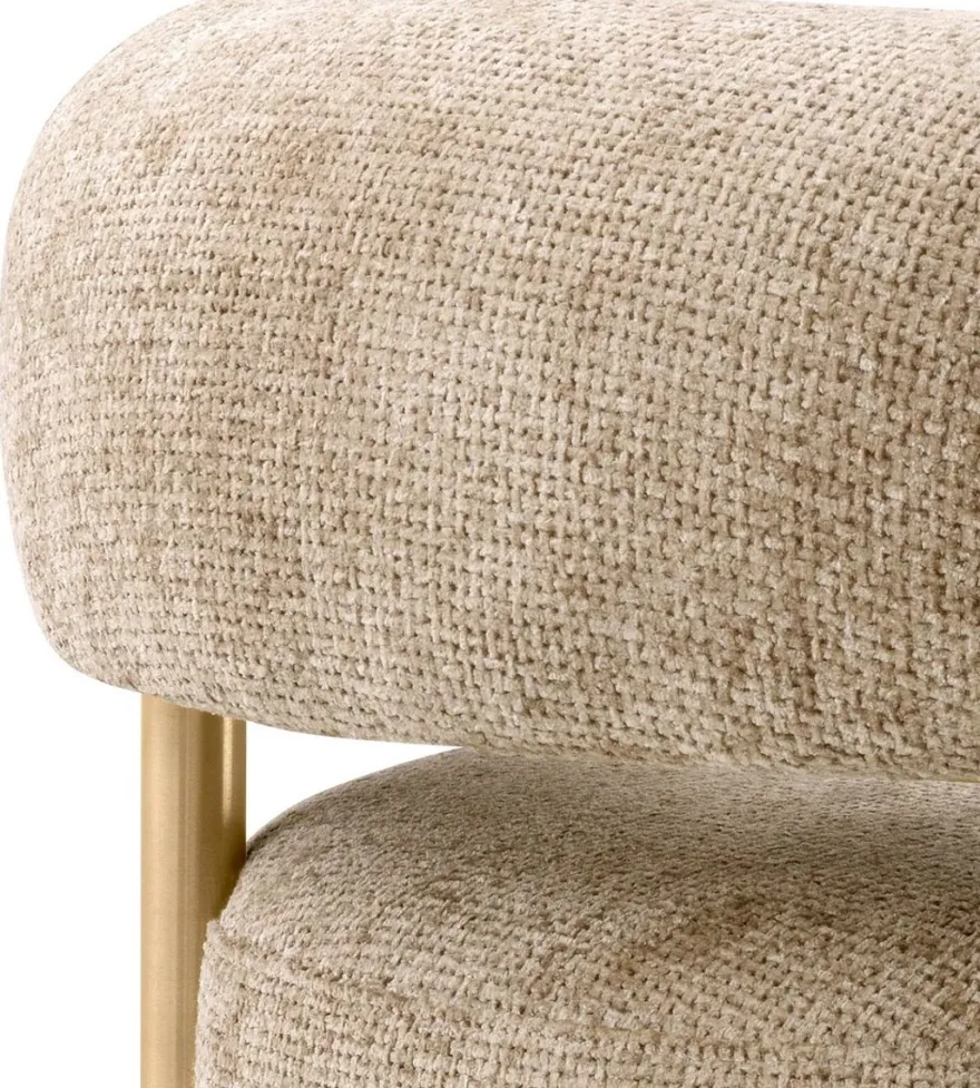 Casa Padrino Luxus Sessel Sandfarben / Messing 85 x 80 x H. 65 cm - Wohnzimmer Sessel - Hotel Sessel - Wohnzimmer Möbel - Luxus Möbel - Wohnzimmer Einrichtung - Luxus Einrichtung - Möbel Luxus