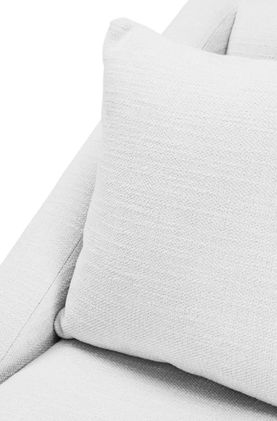 Casa Padrino Luxus Sessel Weiß / Messingfarben 88 x 94 x H. 73 cm - Wohnzimmer Sessel mit 2 Kissen - Luxus Möbel