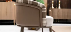 Casa Padrino Luxus Sessel Weiß / Grau / Braun - Wohnzimmer Sessel - Hotel Sessel - Wohnzimmer Möbel - Hotel Möbel - Luxus Möbel