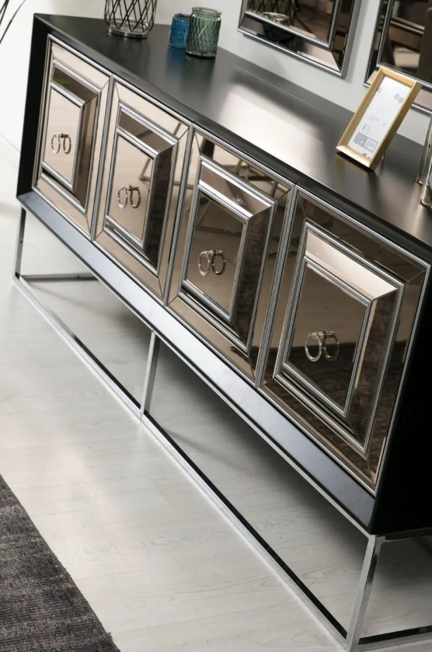 Casa Padrino Luxus Sideboard mit 4 verspiegelten Türen Schwarz / Silber 208 x 49 x H. 88 cm - Luxus Wohnzimmer Möbel