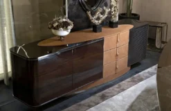 Casa Padrino Luxus Sideboard Hellbraun / Dunkelbraun / Grau / Gold 249 x 52,5 x H. 76 cm - Massivholz Schrank mit 3 Türen und 3 Schubladen - Luxus Möbel - Hotel Möbel - Luxus Einrichtung