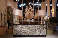 Casa Padrino Luxus Sideboard Schwarz / Grau / Gold 200 x 40 x H. 76 cm - Massivholz Schrank mit 4 handbemalten Türen - Luxus Möbel - Luxus Kollektion