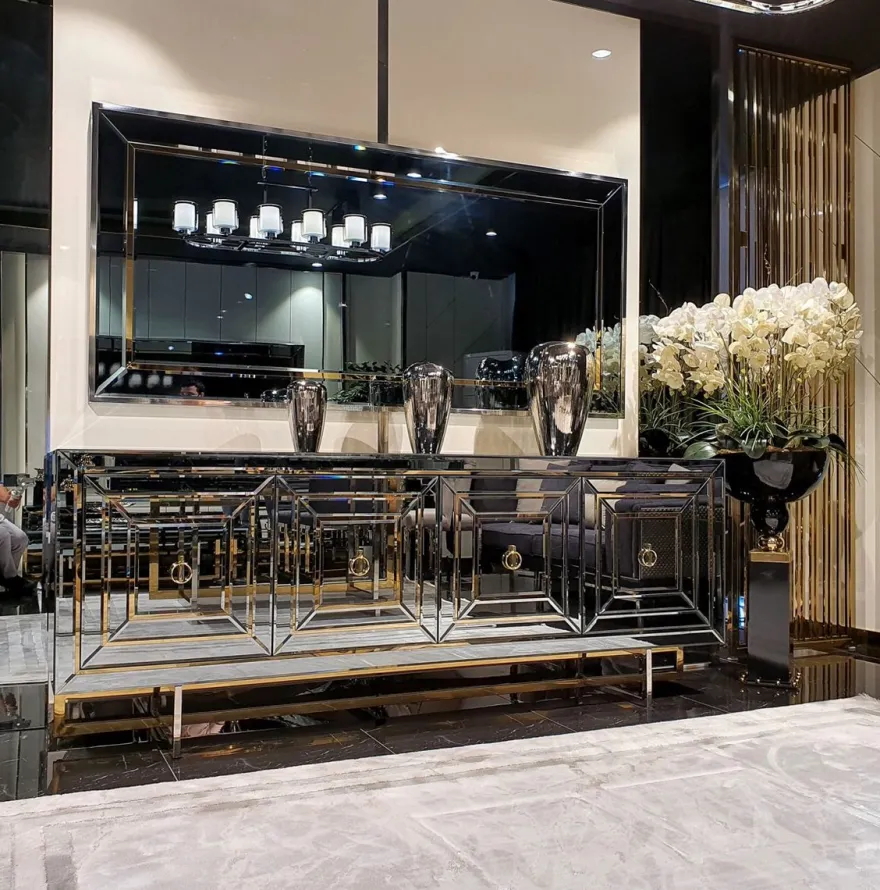 Casa Padrino Luxus Sideboard Silber / Gold 220 x 50 x H. 85 cm - Verspiegeltes Sideboard mit 4 Türen - Luxus Möbel