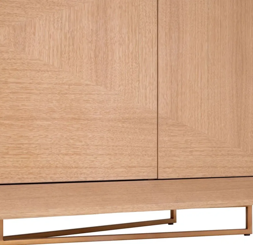 Casa Padrino Luxus Sideboard Naturfarben / Messing 180 x 50 x H. 80,5 cm - Eichenfurnier Schrank mit 4 Türen - Luxus Möbel - Hotel Möbel - Luxus Einrichtung