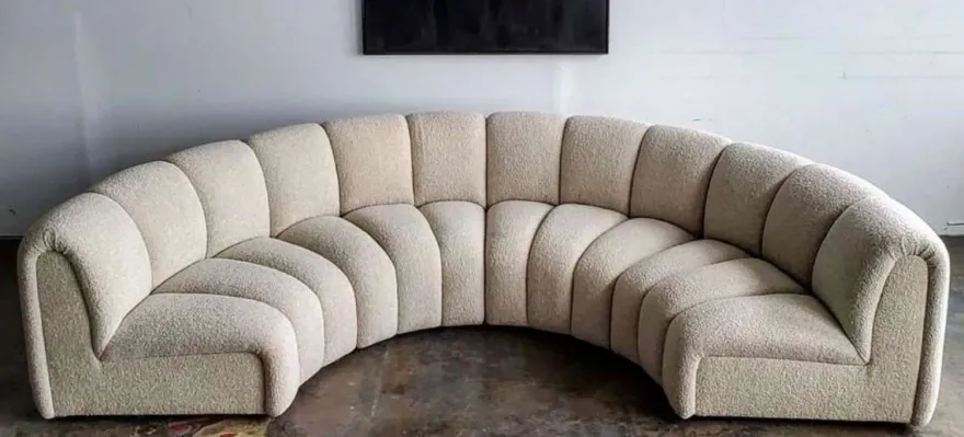 Casa Padrino Luxus Sofa Beige 330 x 170 x H. 76 cm - Gebogenes Wohnzimmer Sofa - Halbrundes Sofa - Wohnzimmer Möbel - Hotel Möbel - Luxus Möbel - Luxus Einrichtung - Wohnzimmer Einrichtung